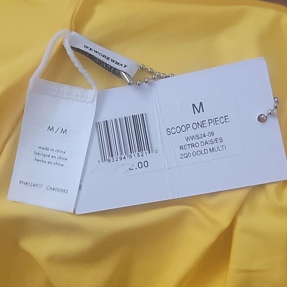 WeWoreWhat One Piece Swimsuit Scoop High Leg Printed Nylon Retro Daisies - Picture 4 of 4